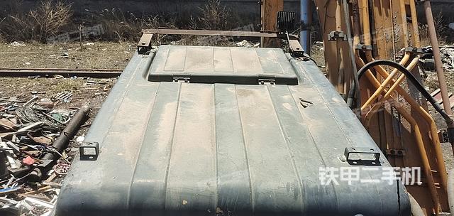 驾驶室顶部（整机外观）