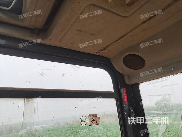 驾驶室顶部（整机外观）