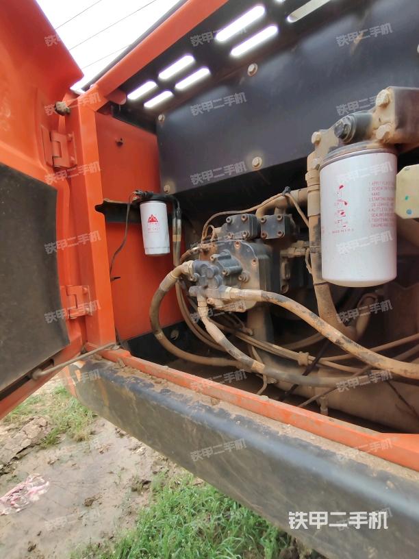 液壓泵斜45?左（大件艙室）