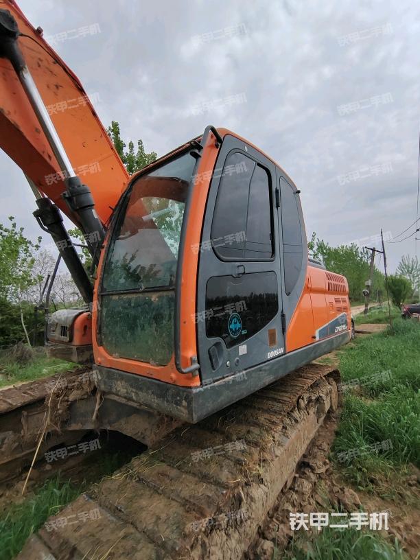 駕駛室左前45度（駕駛室部分）