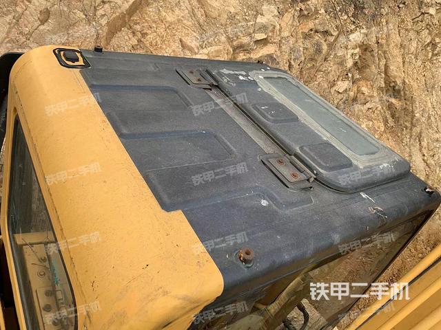 驾驶室顶部（整机外观）