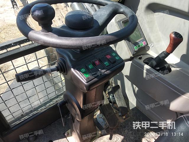 驾驶室顶部（整机外观）