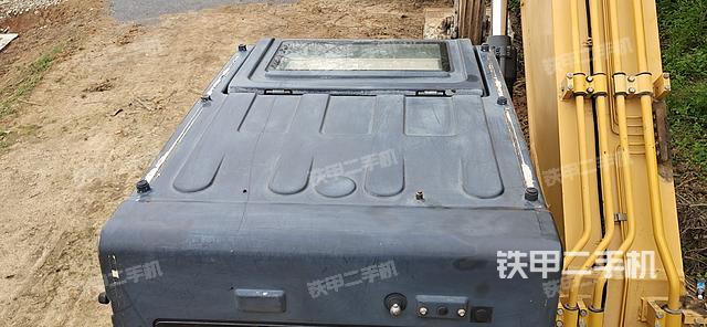 驾驶室顶部（整机外观）