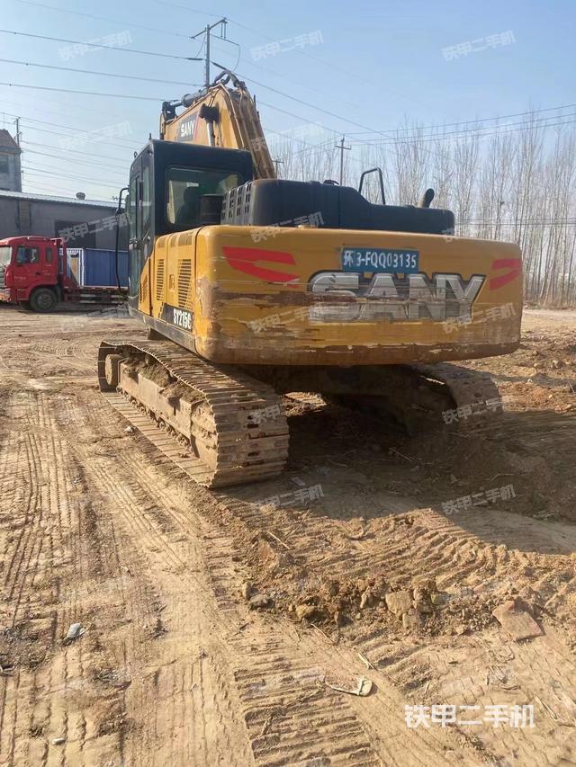 驾驶室顶部（整机外观）