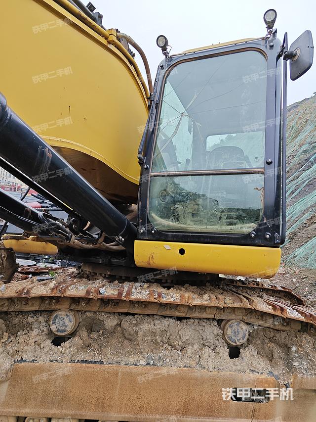 驾驶室整体（整机外观）