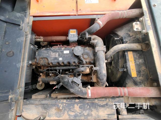 發(fā)動(dòng)機(jī)室（上車部件）