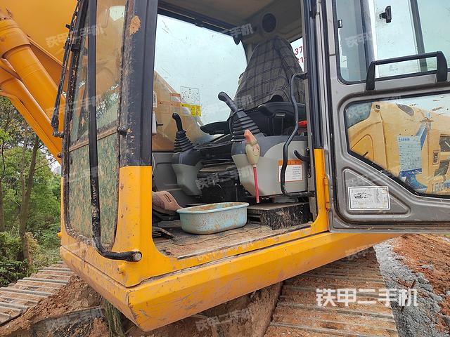 驾驶室整体（整机外观）