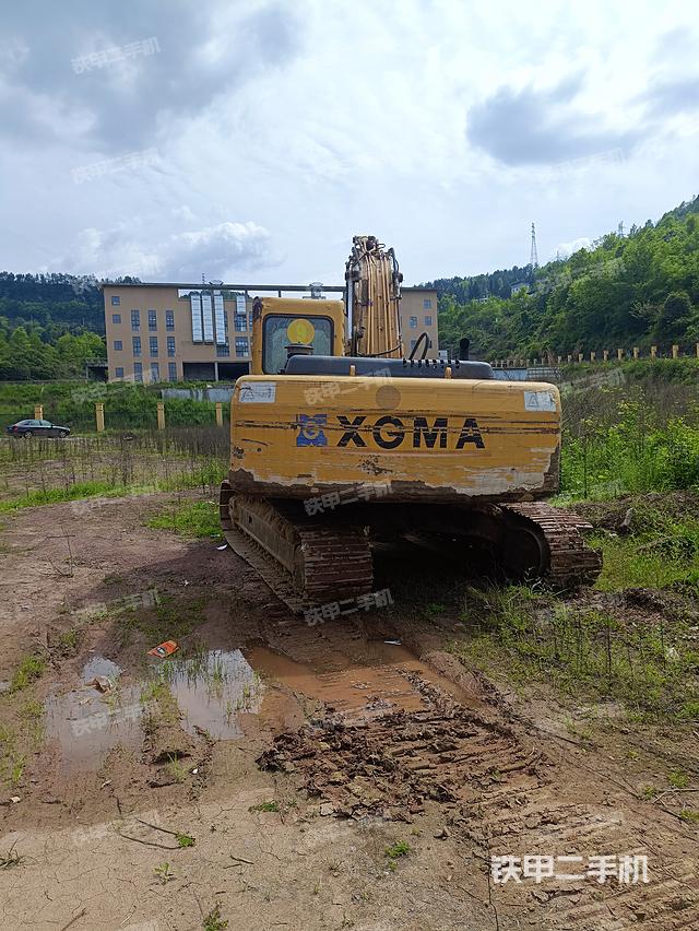驾驶室顶部（整机外观）