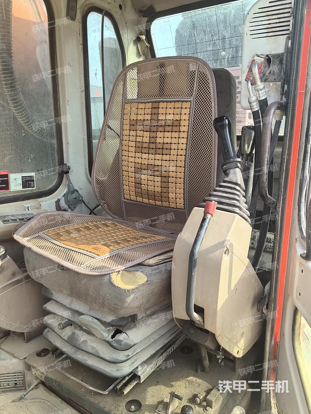 驾驶室整体（整机外观）