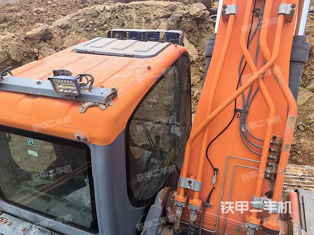 驾驶室顶部（整机外观）