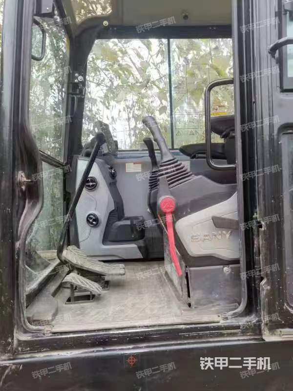 驾驶室整体（整机外观）