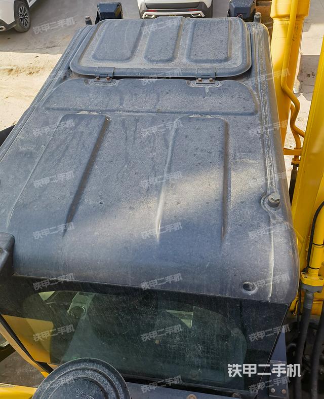 驾驶室顶部（整机外观）