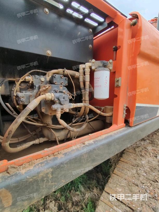 液壓泵斜45?右（大件艙室）