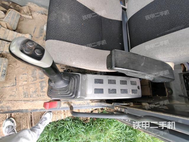 座椅左側(cè)控制臺(tái)/音響/含左手柄（駕駛室部分）