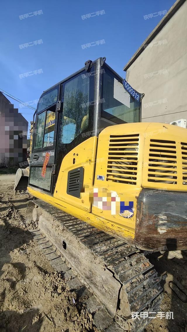 驾驶室顶部（整机外观）