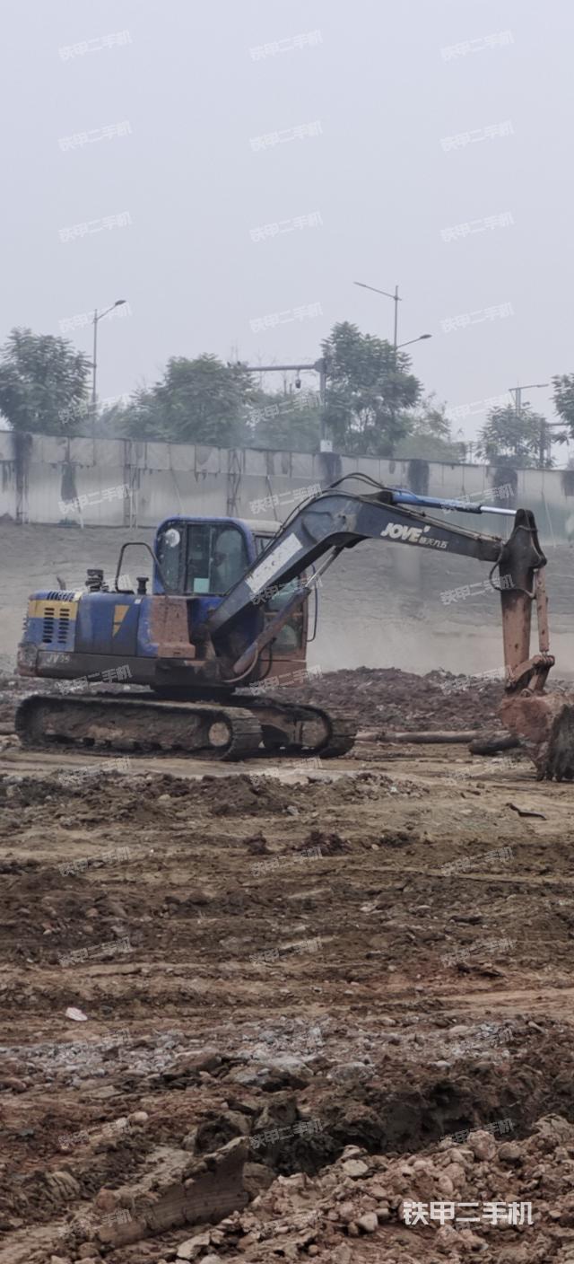 回转马达和主控阀（整机外观）