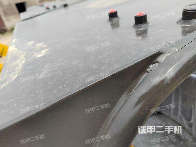 驾驶室顶部（整机外观）