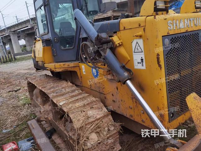 整机左侧（设备外观及核心部件）