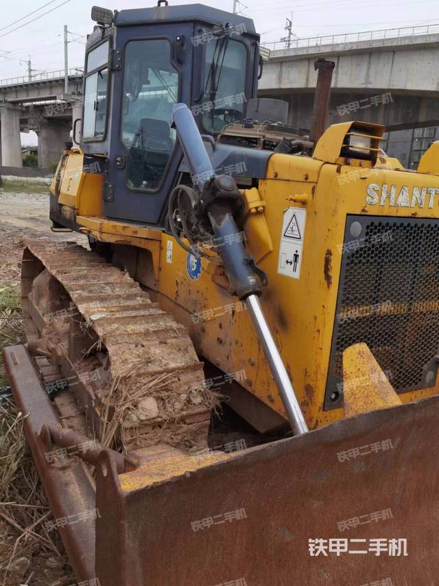 整机右后45°（设备外观及核心部件）