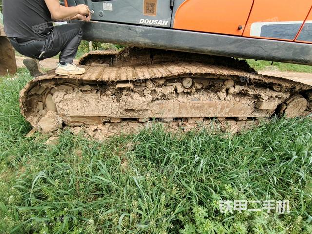 左導(dǎo)向輪（行走機(jī)構(gòu)）