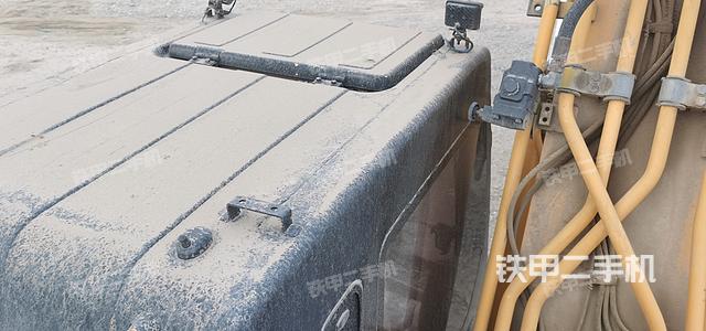 驾驶室顶部（整机外观）