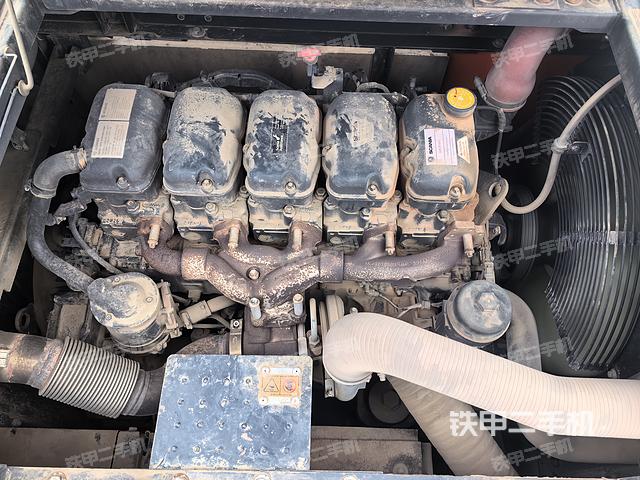 发动机整体俯视（整机外观）