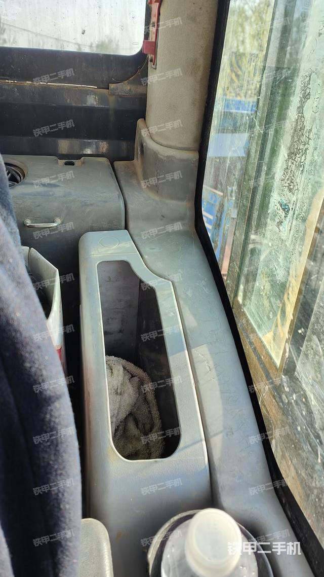 驾驶室整体（整机外观）