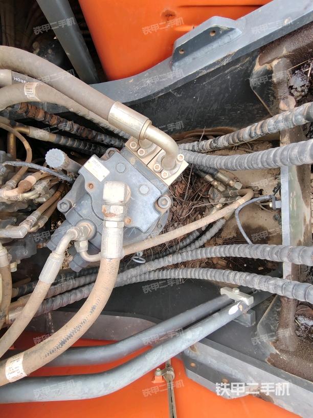 回轉(zhuǎn)馬達(dá)（上車部件）