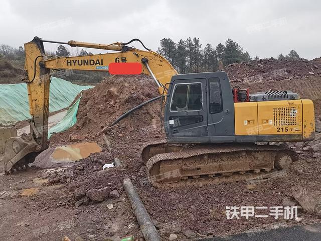 现代R215-7挖掘机