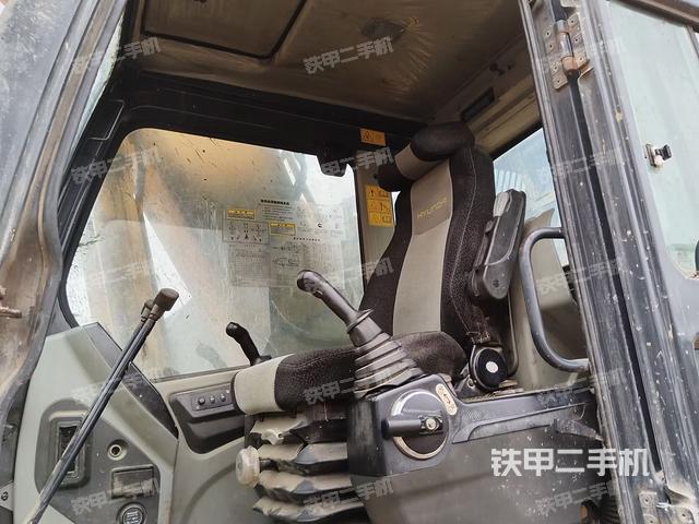 驾驶室整体（整机外观）