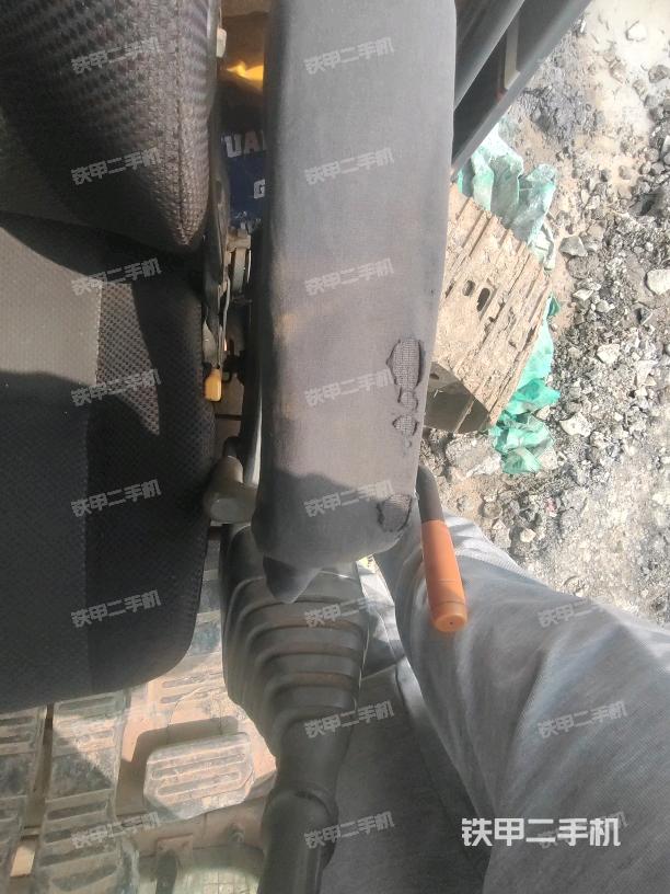 座椅左侧控制台/音响/含左手柄（驾驶室部分）