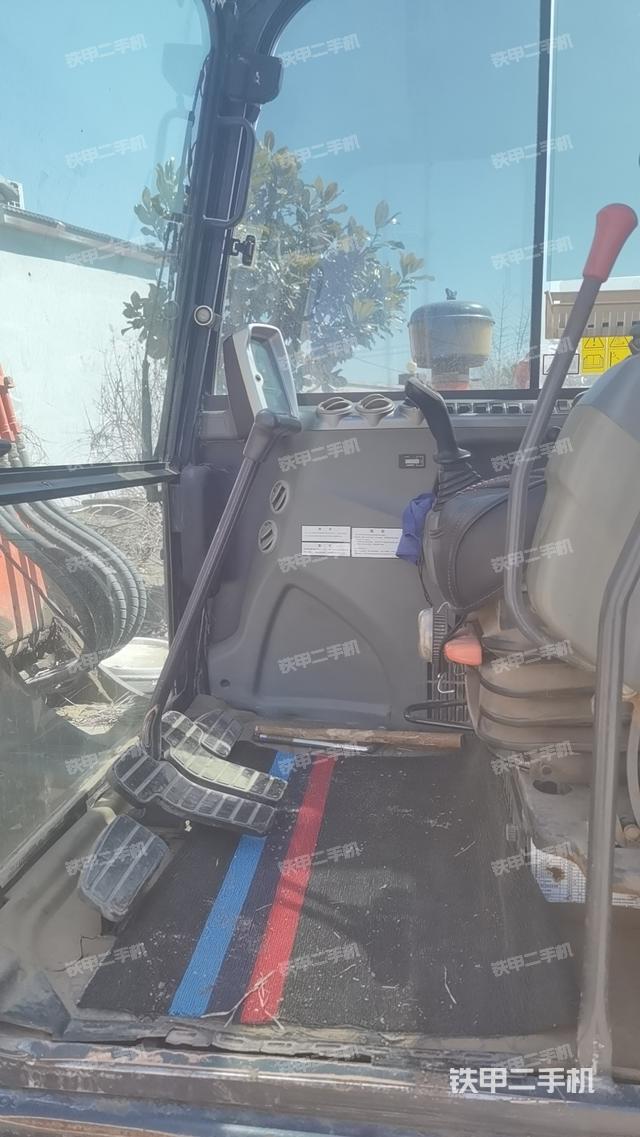 驾驶室整体（整机外观）