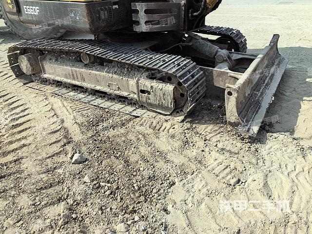 单侧履带整体（整机外观）