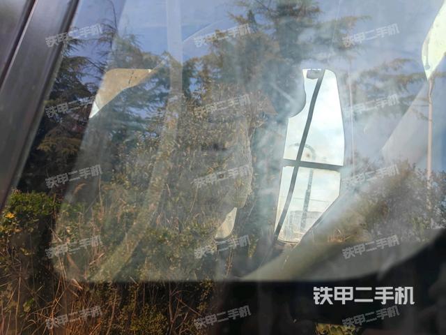 后窗玻璃角標（駕駛室部分）