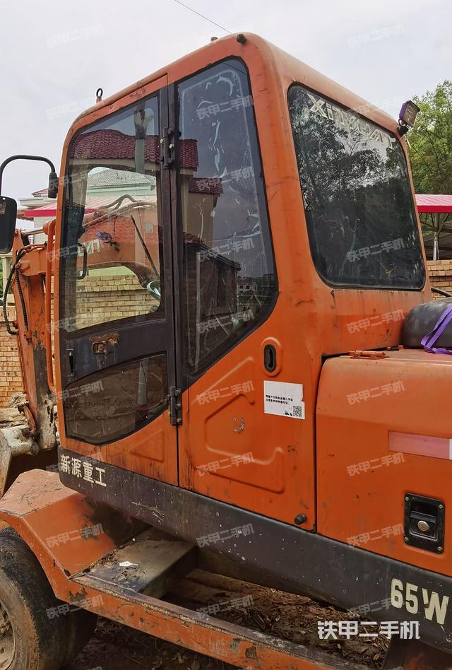 驾驶室整体（整机外观）