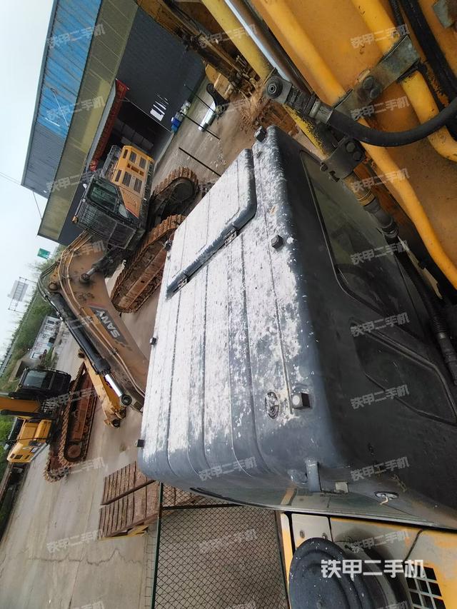 驾驶室顶部（整机外观）