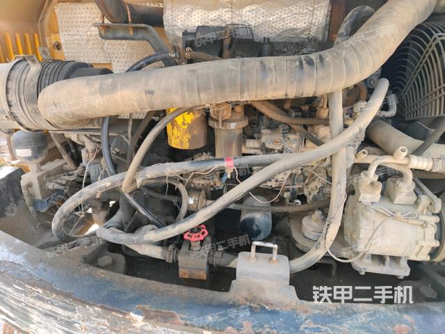 發(fā)動(dòng)機(jī)室（上車部件）