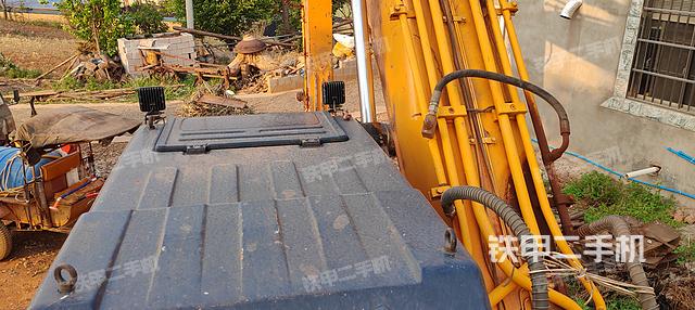 驾驶室顶部（整机外观）