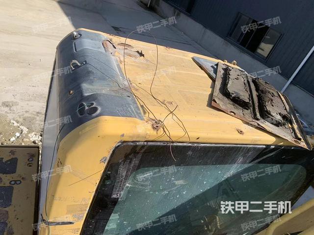 驾驶室顶部（整机外观）