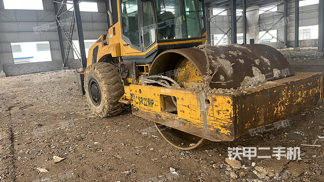 整机右后45°（设备外观及核心部件）