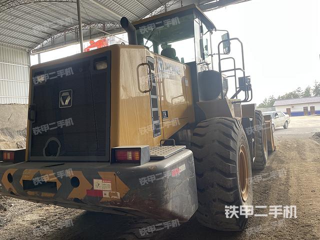 发动机左侧（整机外观及大件）