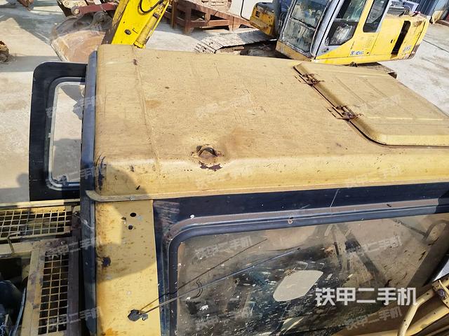 驾驶室顶部（整机外观）