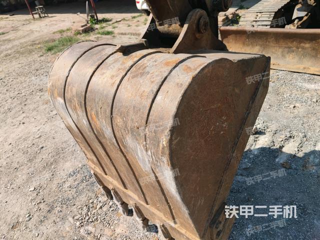 鏟斗45度(工作和回轉(zhuǎn)裝置) 鏟斗45度(工作和回轉(zhuǎn)裝置)
