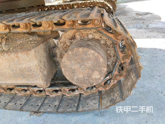 右側(cè)履帶整體?(行走機(jī)構(gòu)) 右側(cè)履帶整體?(行走機(jī)構(gòu))