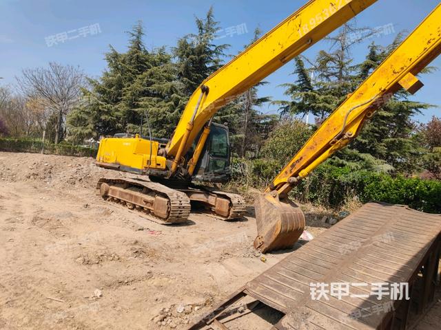 現(xiàn)代R225LC-7挖掘機
