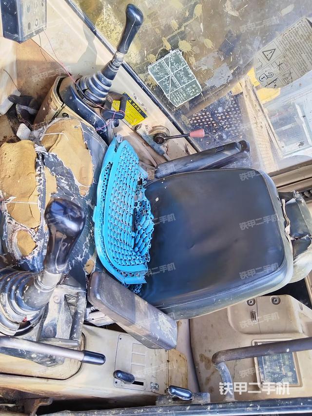 驾驶室整体（整机外观）