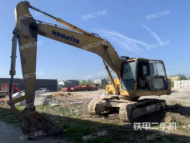 小松PC200-8挖掘机