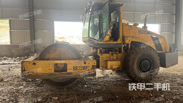 整机右侧（设备外观及核心部件）