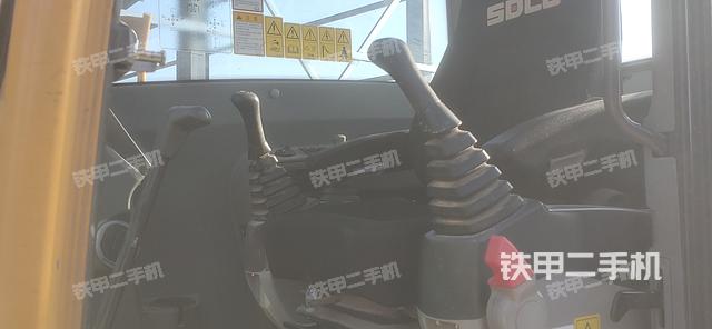 驾驶室整体（整机外观）