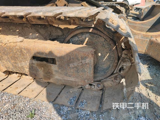 左側(cè)行走馬達(dá)蓋板(行走機(jī)構(gòu)) 左側(cè)行走馬達(dá)蓋板(行走機(jī)構(gòu))